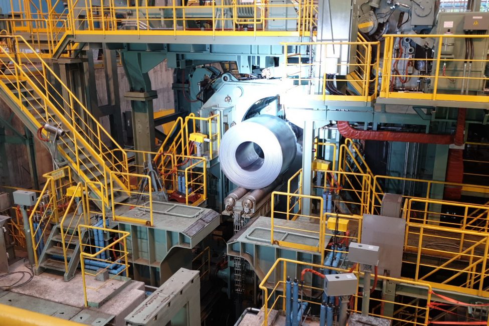 Das erste Coil, das Posco auf seiner Warmbandstraße Nr. 4 am Standort Gwangyang gewickelt hat.