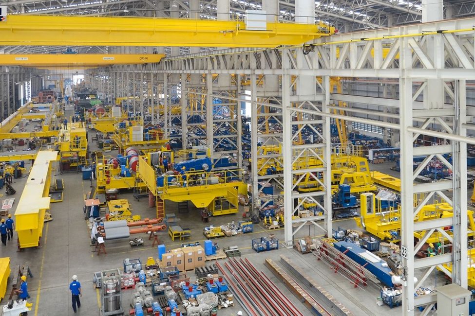 Exemplarische Schwerlastkräne, die Danieli an Nucor liefert.