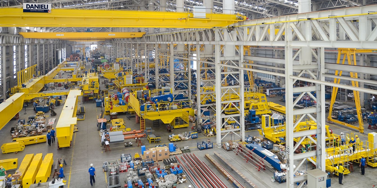 Exemplarische Schwerlastkräne, die Danieli an Nucor liefert.
