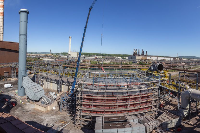 Die neue Entstaubungsanlage für die Rundkühler der Sinteranlage bei der SHS soll zu höherer Energieeffizienz führen.