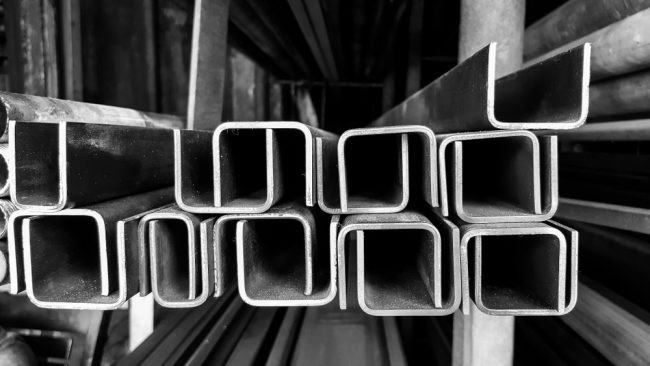 warmgewalzte-spezialprofile-mannstaedt-lagerhalle wie sie zum Beispiel Gebhardt-Stahl fertigt