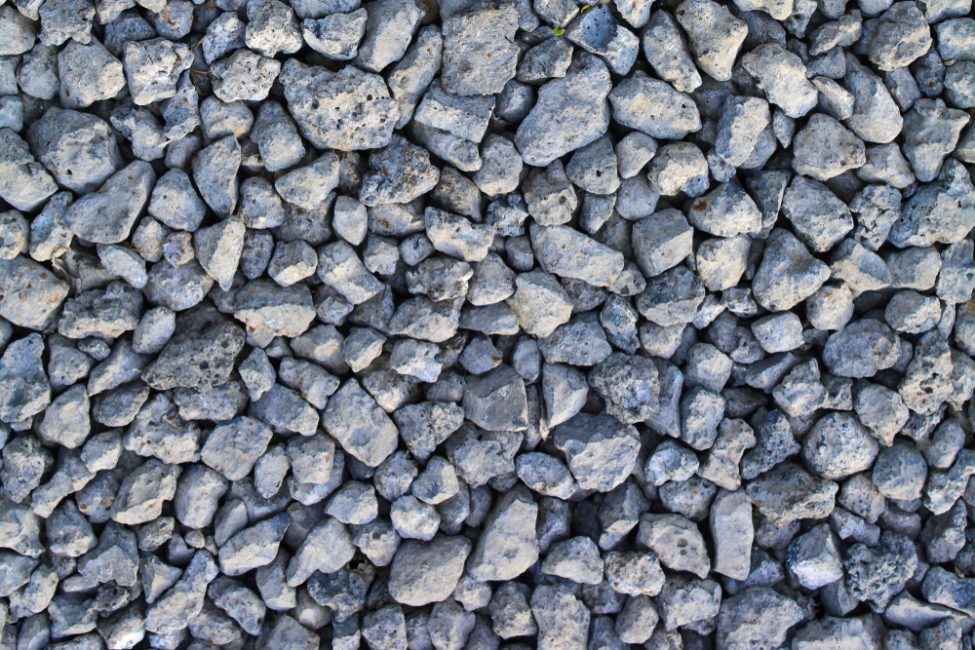 Das Foto zeigt Eisenhüttenschlacke. Der Verband Euroslag kennt die Zahlen, wie viel produziert wurde und wie viel Naturstein er ersetzt.
