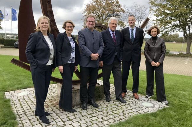 Vertreter der Franz-W. Aumund-Stiftung und HTW Berlin