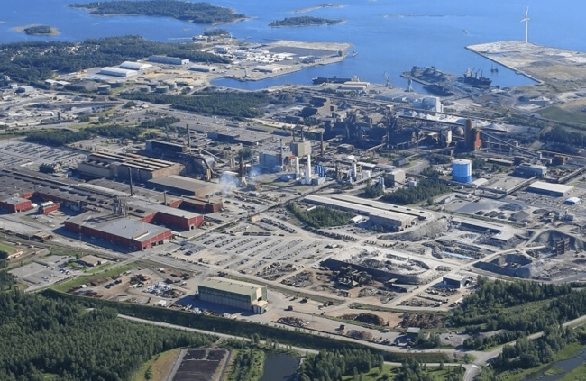 Luftaufnahme von Feralpi Stahl in Riesa. Dort werden 10 Mio. Euro in eine Schrottaufbereitung investiert.