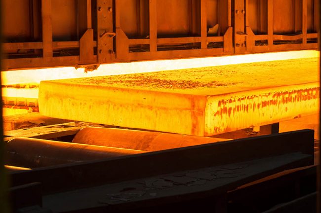 Erwärmte Bramme bei Thyssenkrupp Steel
