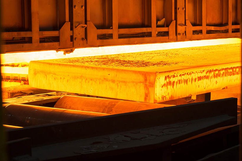 Erwärmte Bramme bei Thyssenkrupp Steel