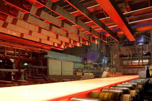 Walzung im Grobblechwerk Hüttenheim von Thyssenkrupp