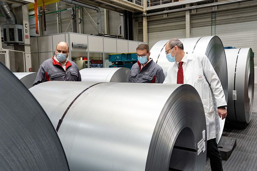 Besichtigung von Stahlcoils bei Audi