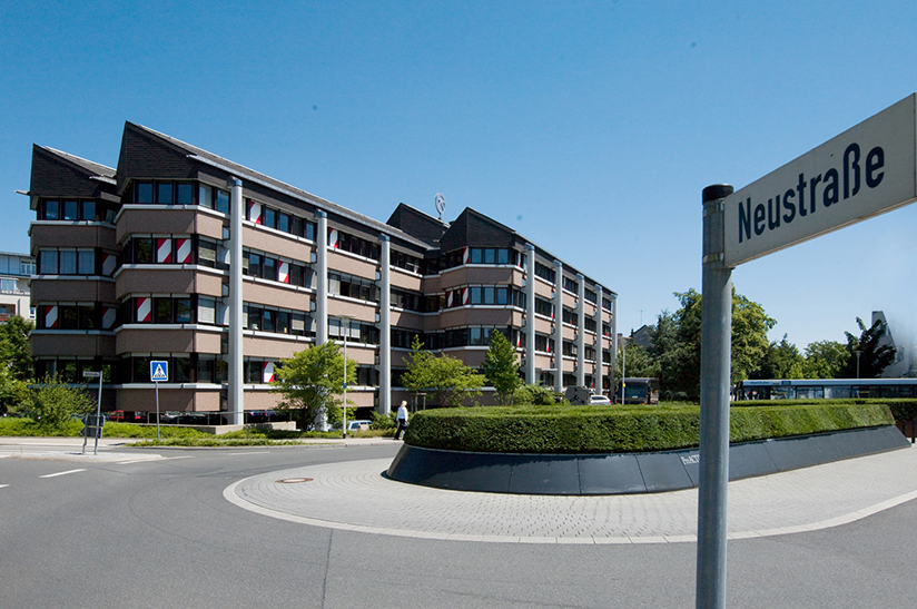 Hilden Headquarters_01_2009-06 cropped Hauptsitz von Friedrich Kocks – zu den Kunden gehören u.a. Nucor Steel Nebraska und Fushun Special Steel