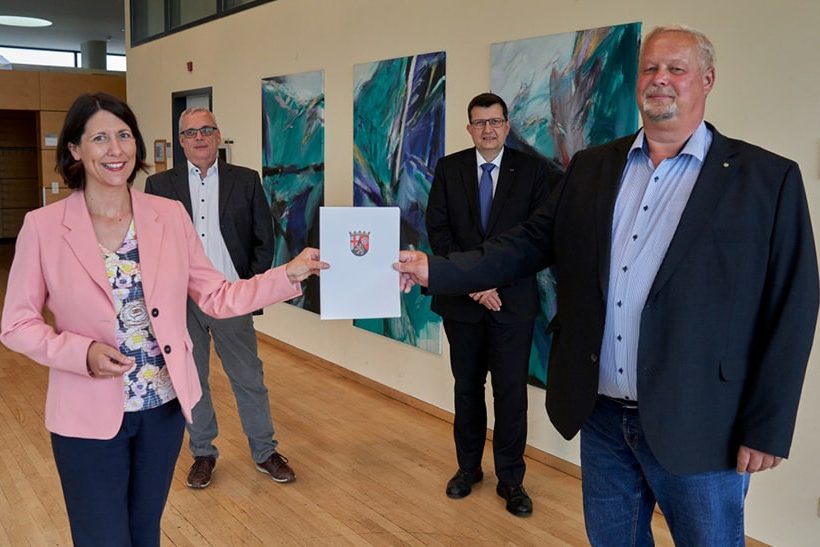 Projekt CarbonARA: Übergabe des Förderbescheids