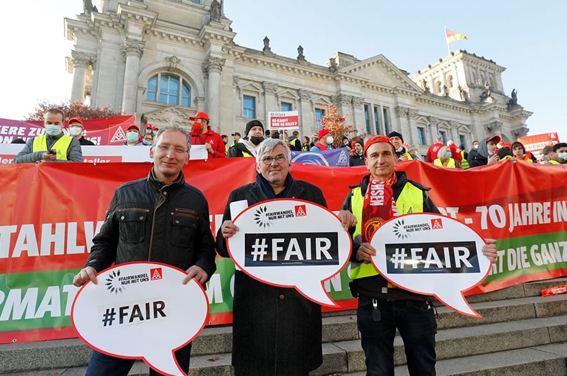 Jörg Hofmann, IG Metall Vorsitzender, bei Demo vor dem Berliner Reichstag.