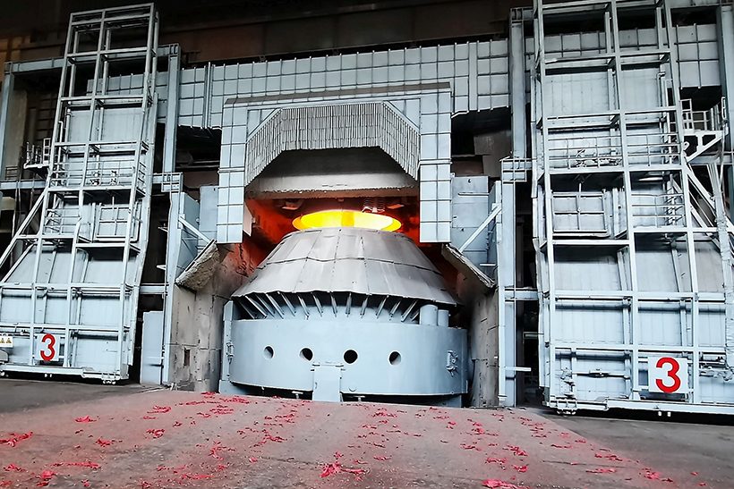 Die HBIS Group nimmt einen umgerüsteten BOF-Konverter in Betrieb