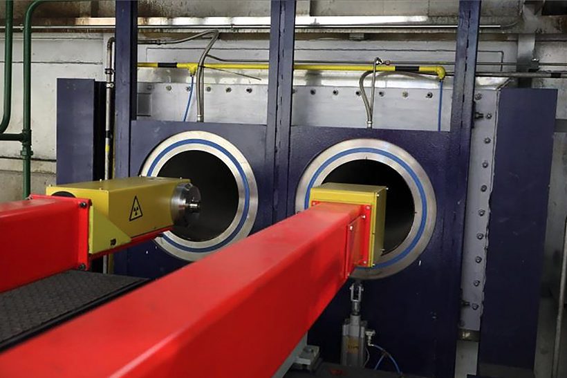 Das X-CAP-Online-Phasengehaltsmessgerät dient der Messung von Rohren