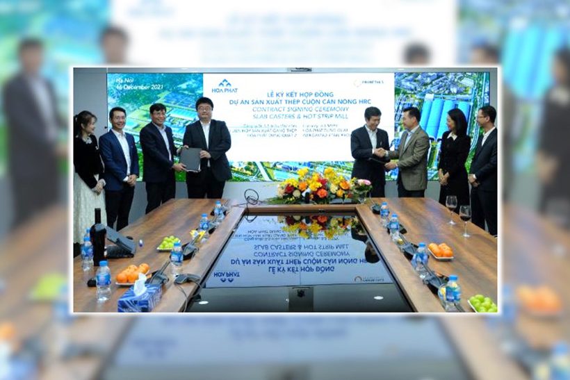 Vertragsunterzeichnungszeremonie mit dem Vorsitzenden Duong und anderen Mitgliedern von Hoa Phat Dung Quat Steel JSC