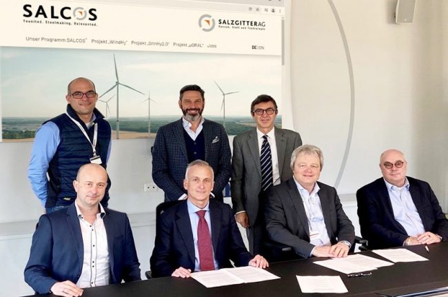 Roberto Pancaldi, Tenova CEO, bei SALCOS-Vertragsunterzeichnung.