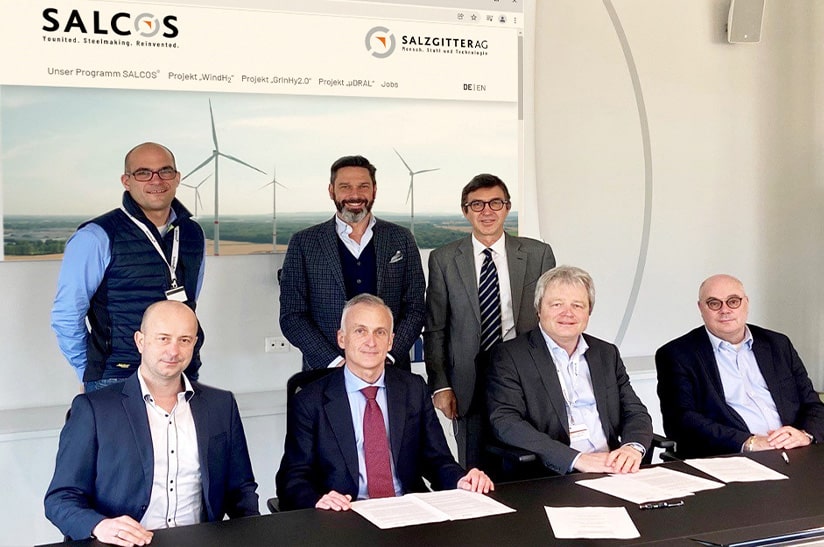Roberto Pancaldi, Tenova CEO, bei SALCOS-Vertragsunterzeichnung.