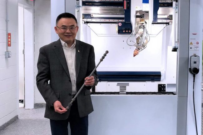 Ji-Cheng Zhao Ji-Cheng Zhao, hier im Labor, hat den Humboldt-Forschungspreis erhalten