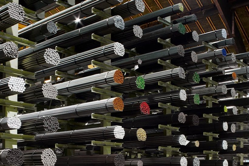 Swiss Steel Metallstangen im Lager, Symbol für gestiegene Halbjahresergebnisse (Symbolbild)