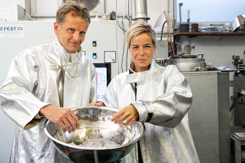 NRW-Wirtschaftsministerin Mona Neubaur informiert sich beim FEhS-Institut