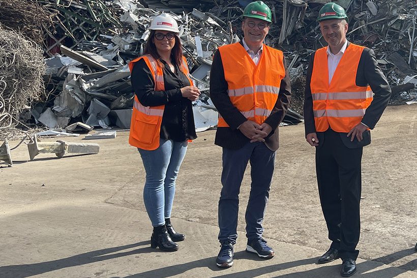 Thomas Jarzombek steht rechts außen