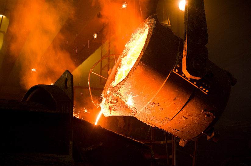 Working,In,A,Foundry.,Shallow,Doff.,See,More,Images,And Der Feuerfest-Weltkongress 2023 ist ein Treffpunkt der Hersteller von feuerfesten Werkstoffen und der Anwender aus Branchen wie Stahl, Zement oder Chemie.