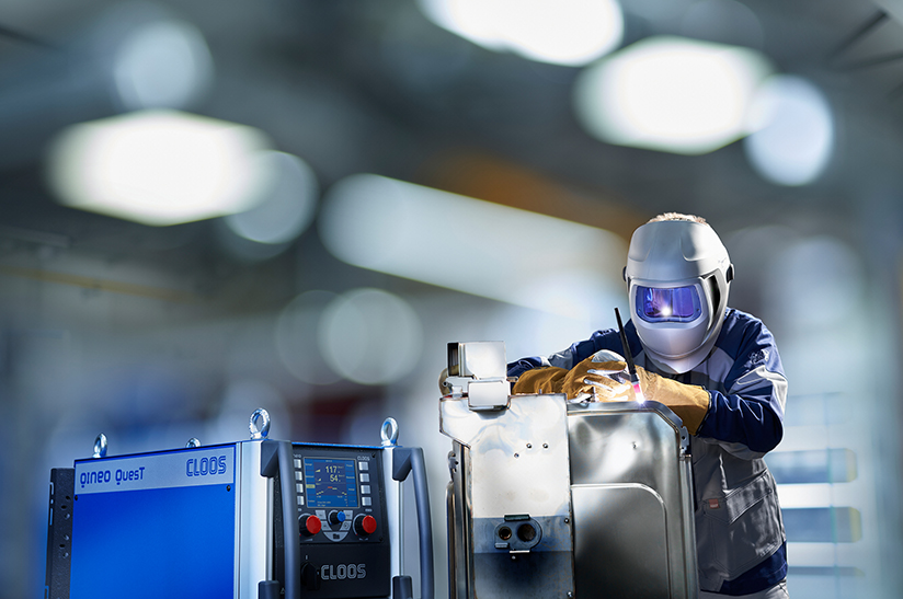 Bild4-QN-QuesT-Keyvisual-Handschweisser web Seit 1919 gehört die Carl Cloos Schweißtechnik GmbH zu den führenden Unternehmen der Schweißtechnik.