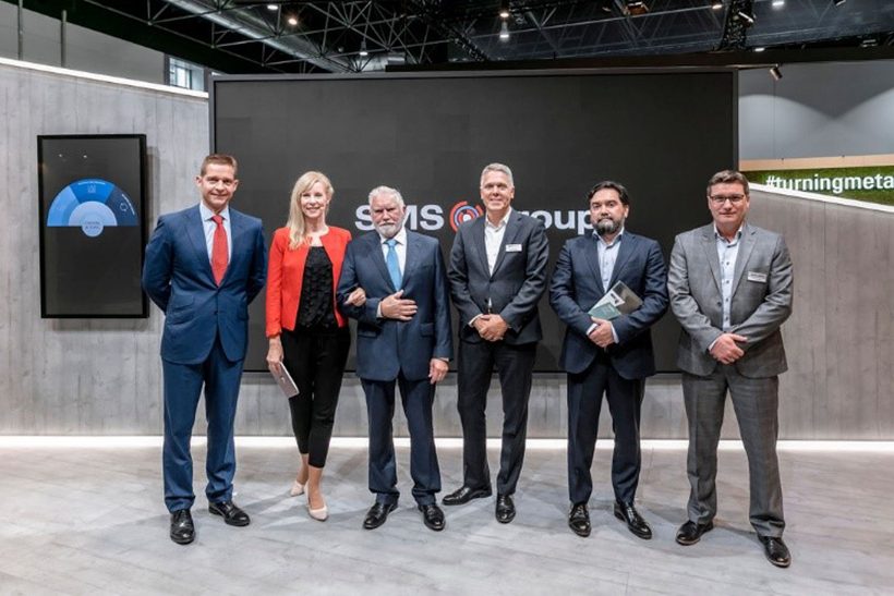 Von links nach rechts: Max Boogen, Boogen / Repräsentant der SMS group; Claudia van Veen, Moderatorin; Macario Fernández, CEO, LatemAluminium; Michael Schäfer, Executive Vice President Flat Products, SMS group; Macario F. García, General Sales Director, LatemAluminium; Markus Fischer, Technical Sales Aluminum Rolling Mills, SMS group.