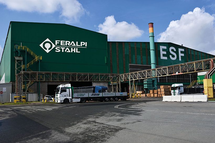 Ein Teil des Werksgeländes von FERALPI STAHL in Riesa.