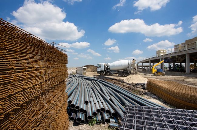 Baustelle zeigt Materialknappheit in der Industrie (Symbolbild)