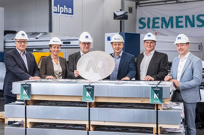 Vertreter von Klöckner & Co und Siemens