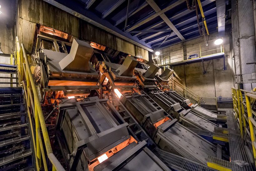 Das Bild zeigt eine Stranggießanlage der SMS group für Knüppel und Vorprofile bei SULB.