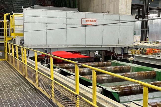 Erster Guss einer Stahlbramme auf einer der weltweit größten Stranggießanlagen bei Nucor, Brandenburg, geliefert von SMS group