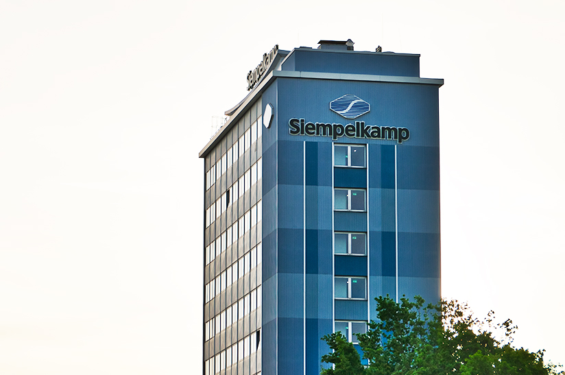 Krefeld,,Germany,June,9,2019:,Siempelkamp,Main,Office,Building,At das Bild zeigt ein Bürogebäude, an dessen Seite der Schriftzug Siempelkamp zu lesen ist.