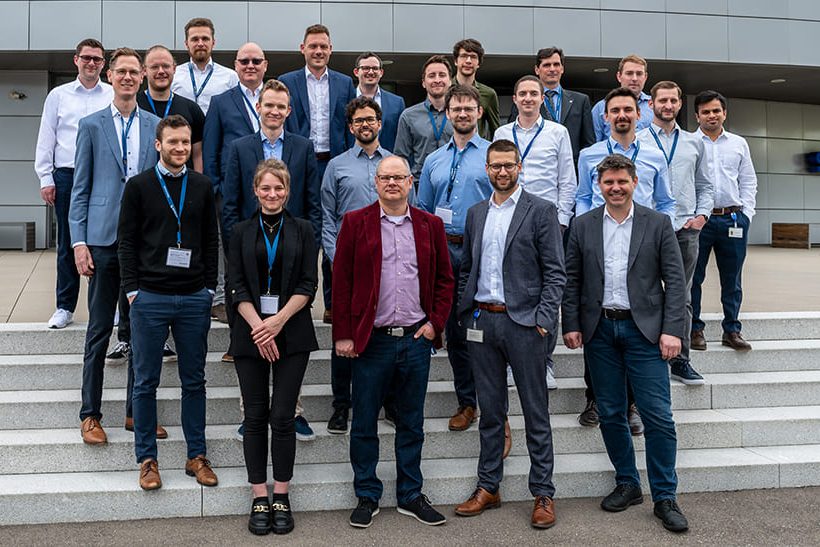 Das Bild zeigt die Partner des Projekts „ENLARGE“, an dem sich auch Mitarbeiter der Schuler Group einbringen.