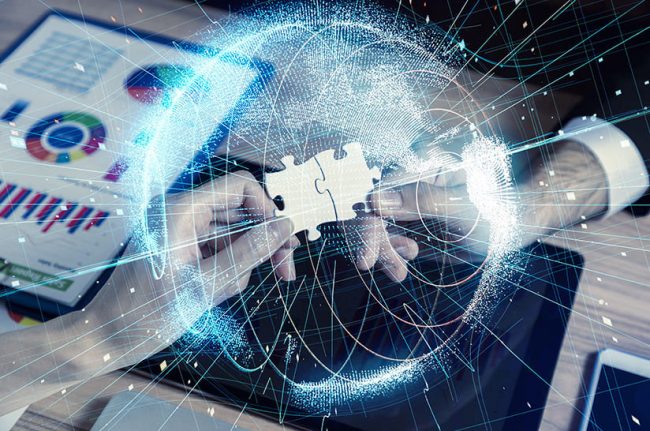 shutterstock_796863820 (web) Die SHS - Stahl Holding Saar hat die Dillinger Hafen-Umschlagsgesellschaft mbH übernommen. Das Bild zeigt eine dazu passende Collage, in deren Mittelpunkt zwei Puzzleteile zusammengefügt werden.