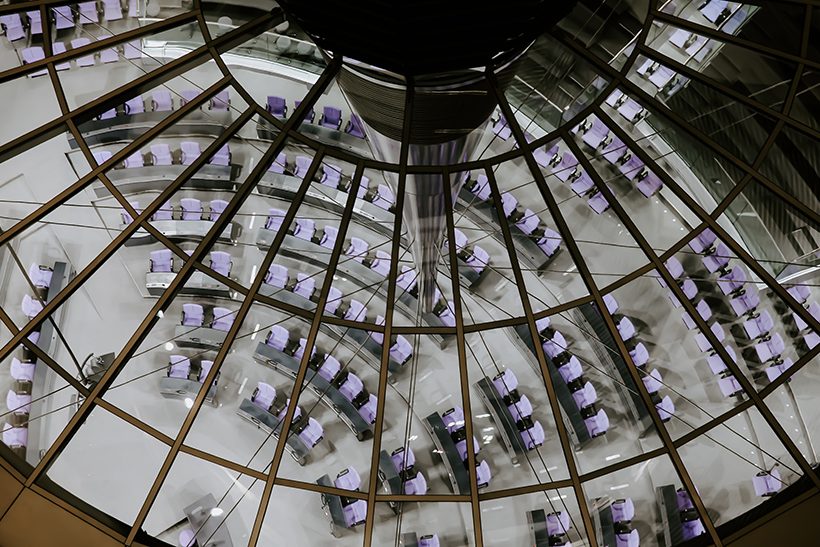 Das Bild zeigt den Sitzungssaal im Deutschen Bundestag. Die WV Stahl wünscht sich eine passende Ordnungspolitik – und begrüßte die Schaffung von Sondervermögen.