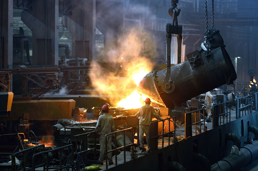 stahlwerk-szene-transformationsgipfel-aufruf-Szene, Symbol für Transformationsgipfel-Aufruf (Symbolbild)