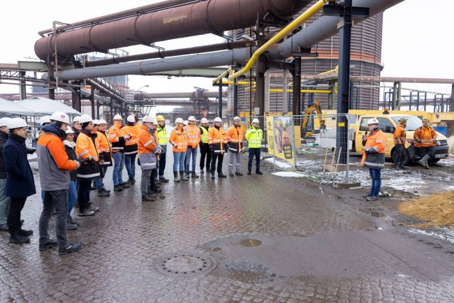 Symbolischer Spatentisch für das Hauptschalthaus der künftigen Direktreduktionsanlage bei Salzgitter