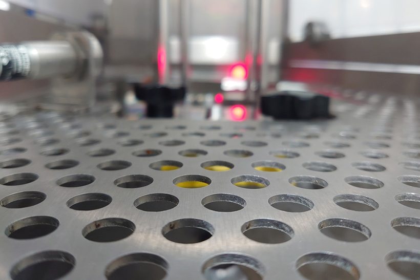 Lochblech aus Metall für industrielle Anwendungen (Symbolbild)