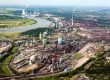 Luftansicht von Thyssenkrupp Steel. EP Corporate soll Anteilseigner werden. Das im Oktober 2024 vorgestellte Sanierungskonzept ist ein Paukenschlag. Thyssenkrupp Steel verlässt zudem die Wirtschaftsvereinigung Stahl, wie im Herbst 2025 bekannt wird.