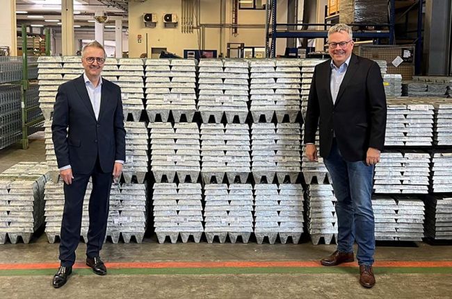 Thomas Neumann, und Alexander Horn von der Niedax Group