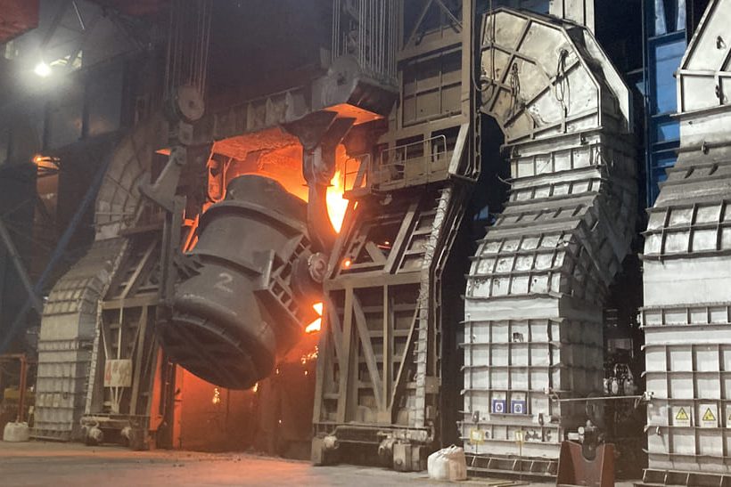 Die Automatisierungs- und Digitalisierungslösungen von Primetals Technologies ermöglichen dem voll integrierten stahlwerk-szene-transformationsgipfel-aufruf von Rizhao Steel „Stahlerzeugung auf Knopfdruck“.