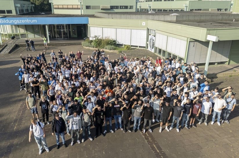 Die Stahl-Ausbildungsplätze bei Thyssenkrupp Steel Europe sind auch in diesem Jahr wieder gefragt. Insgesamt 6.863 Bewerber hat das Unternehmen gezählt – 343 von ihnen haben einen Ausbildungsvertrag erhalten.