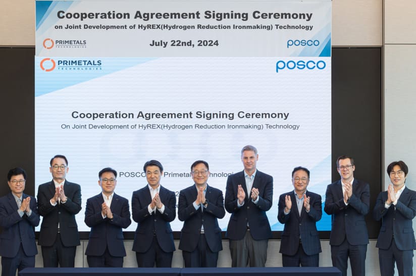 Vertreter des Top-Managements von POSCO und Primetals Technologies bei der feierlichen Unterzeichnung der Kooperationsvereinbarung für die HyREX-Direktreduktionsanlage.