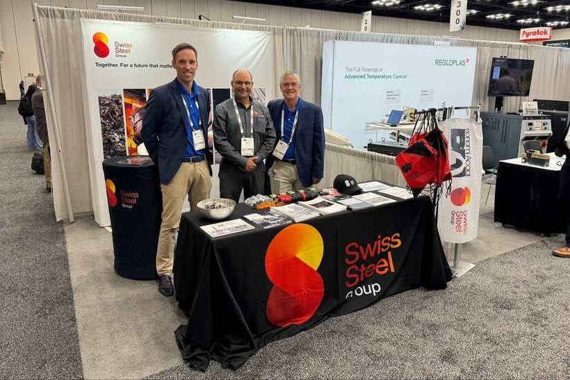 Daniel Frie und Kollegen der Swiss Steel Group am Ausstellungsstand auf der NADCA Konferenz 2024. In Fries Vortrag ging es um Werkzeugstähle für den Druckguss.