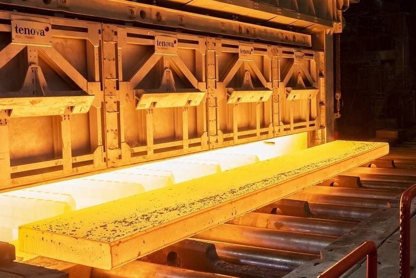 thyssenkrupp Steel und der FVN prüfen die Nutzung überschüssiger Abwärme aus mehreren Anlagen, wie den Hubbalkenöfen des Warmbandwerks 2: Bis zu 7.000 Haushalte zusätzlich könnten klimaneutral mit Fernwärme versorgt werden.