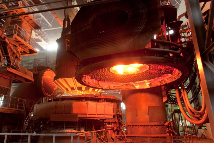 SSAB und SMS group treiben gemeinsam die grüne Stahlrevolution mit dem im Bau befindlichen 190-Tonnen-Elektrolichtbogenofen (EAF) in Oxelösund voran, hier ein Vergleichsbild.