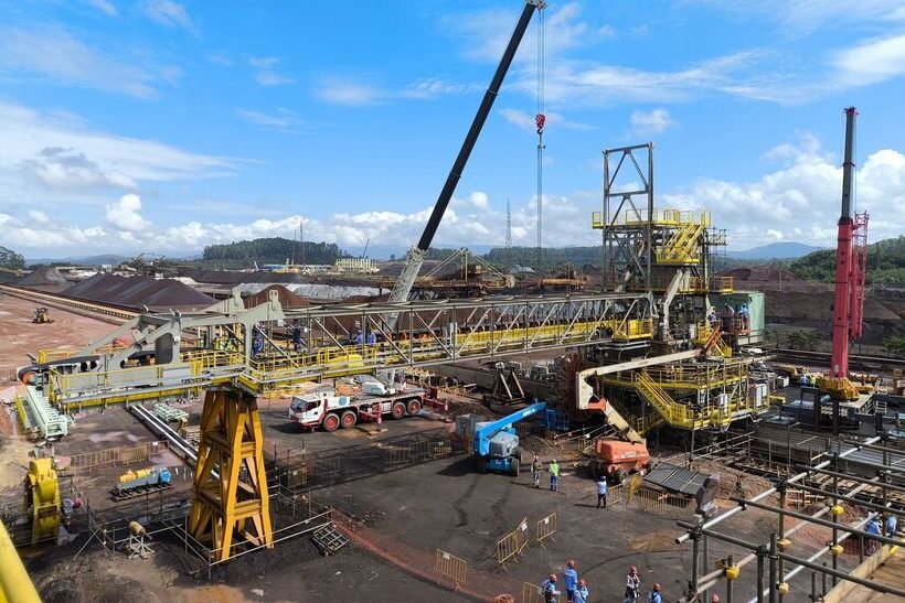 Auf dem Foto ist die Eisenerzförderanlagen der Beumer Group Südamerika für das Gerdau Açominas stahlwerk-szene-transformationsgipfel-aufruf in Ouro Branco zu sehen.