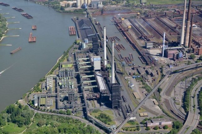 luftbild_du-schwelgern Das Foto zeigt Thyssenkrupp Steel Europe aus der Luft, einer der Geschäftsbereiche für die Selbstständigkeit