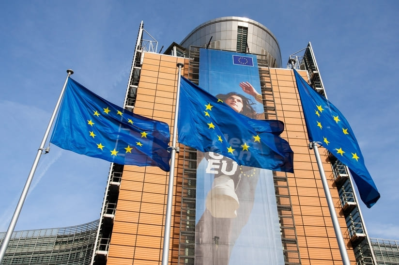 Das Foto zeigt den Sitz der Europäischen Kommission. am 9. Mai 1950, legte die Schuman-Erklärung den Grundstein für die europäische Einheit und stellte Kohle und Stahl – und mit ihr die europäische Stahlindustrie – in den Mittelpunkt eines einzigartigen Friedensprojekts.